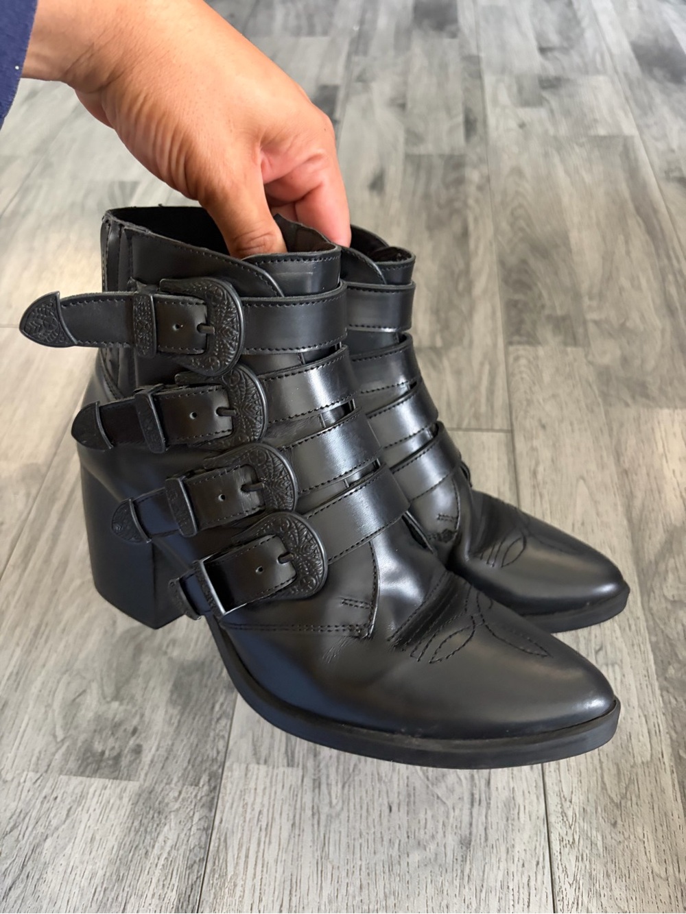 SABATTER Women's Black Buckle Western-Inspired Ankle Boots